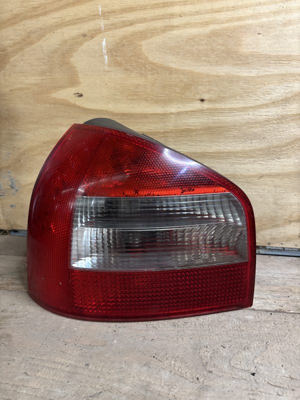 Feux arg Audi A3 8L