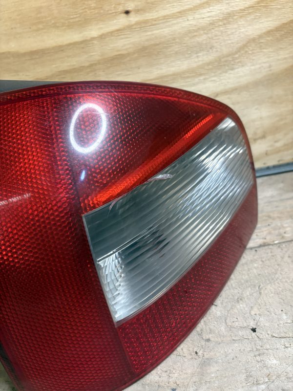 Feux arg Audi A3 8L