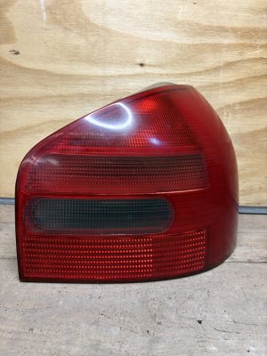 Feux ard Audi A3 8L