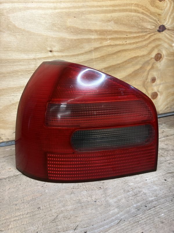 Feux arg Audi A3 8L