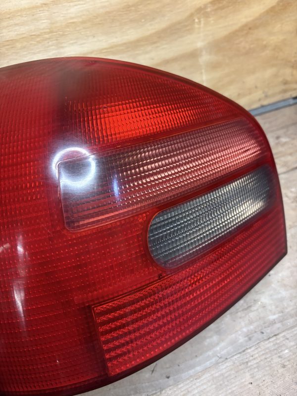 Feux arg Audi A3 8L