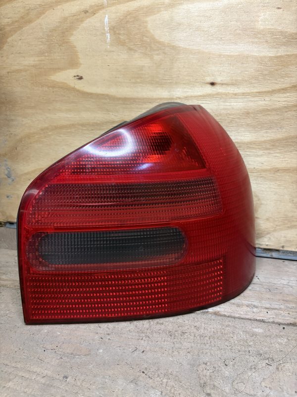 Feux ard Audi A3 8L