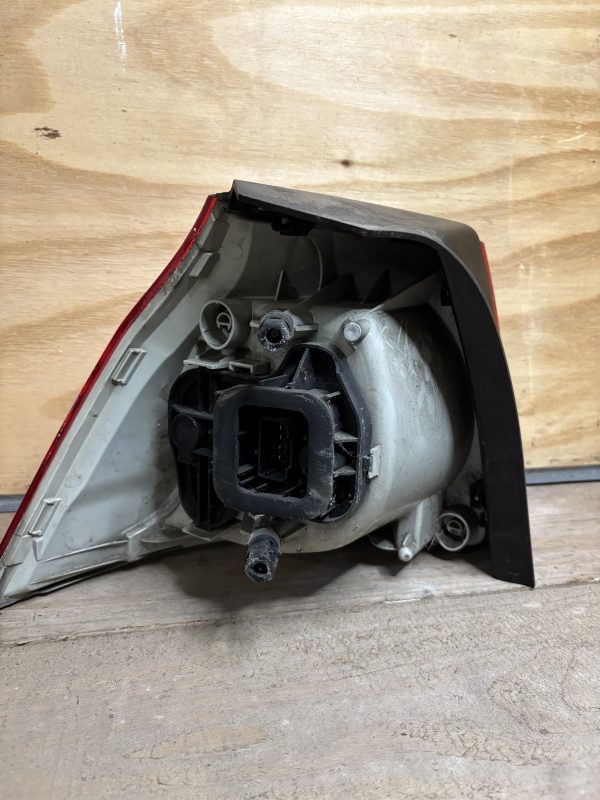 Feux ard VW Golf 5