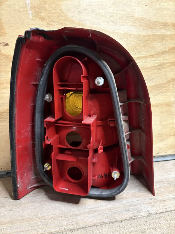 Feux ard Audi A4 B6 break