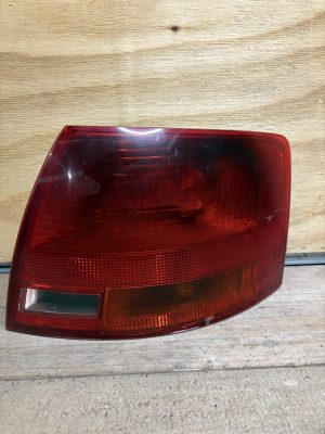 Feux ard Audi A4 B7 break
