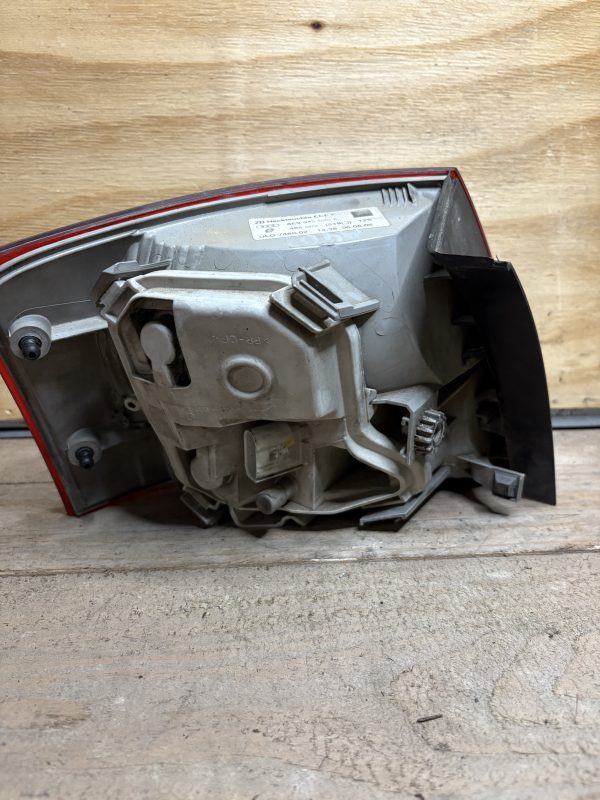 Feux ard Audi A4 B7 break
