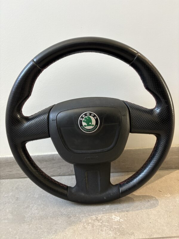 Volant surpiqué Skoda Fabia 2