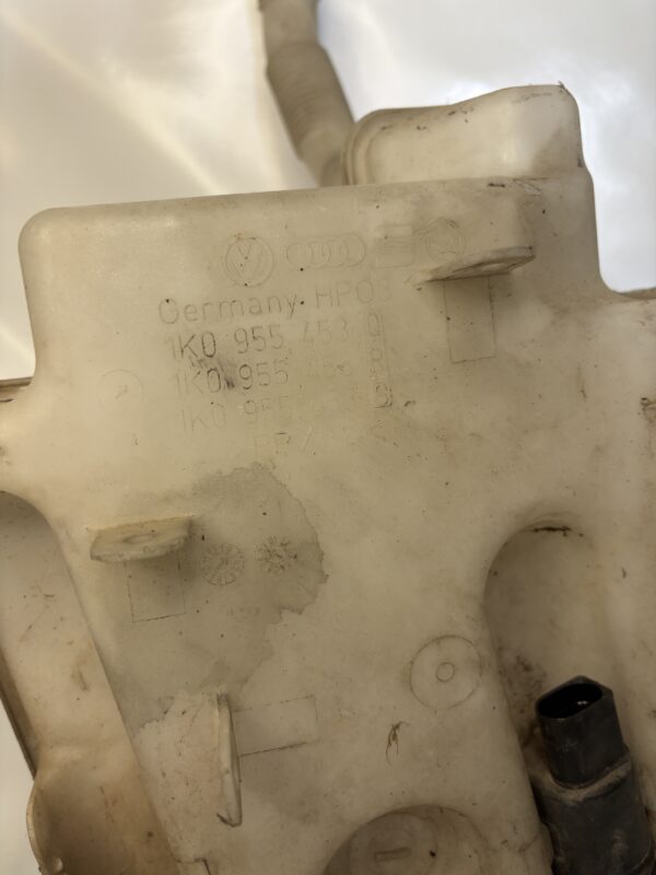 Bocal lave-glace VW Golf 5