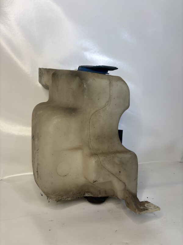 Bocal lave-glace VW Golf 4/ A3 8L