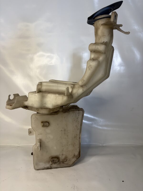 Bocal lave-glace VW Passat B6