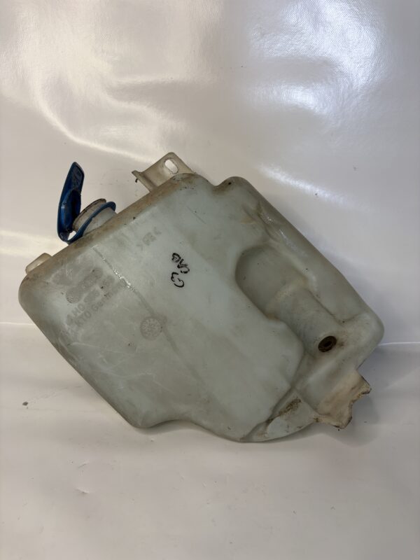 Bocal lave-glace VW golf 3/ 3-4 Cabriolet