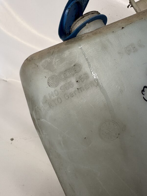 Bocal lave-glace VW golf 3/ 3-4 Cabriolet