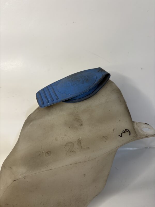 Bocal lave-glace VW Polo 6N