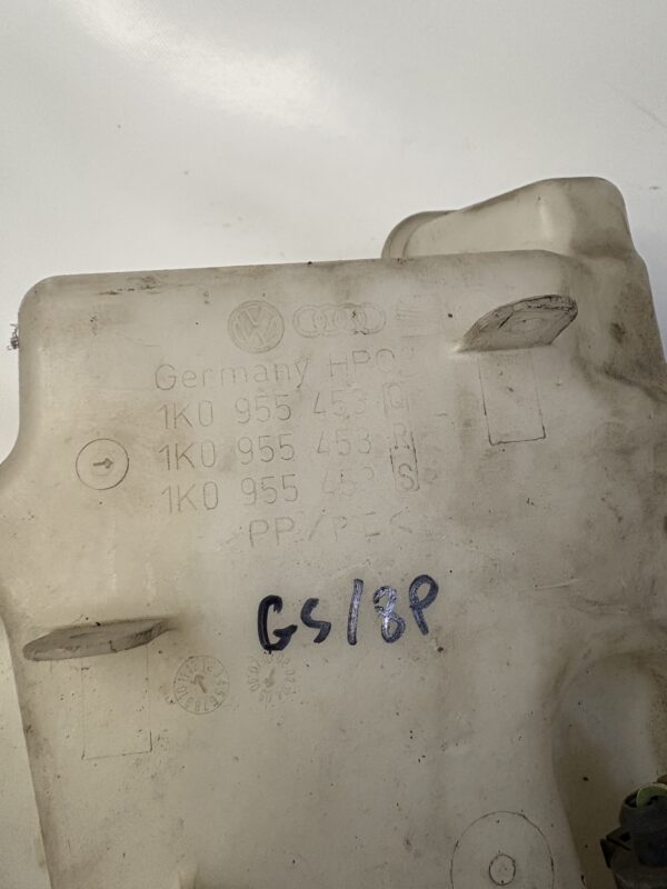 Bocal lave-glace VW Golf 5 /A3 8P