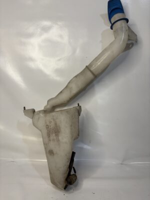 Bocal lave-glace VW Polo 9N