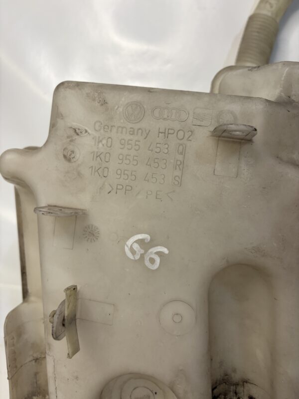 Bocal lave-glace VW Golf 6
