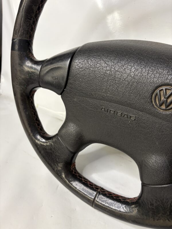 Volant surpiqué rouge VW GOLF 3
