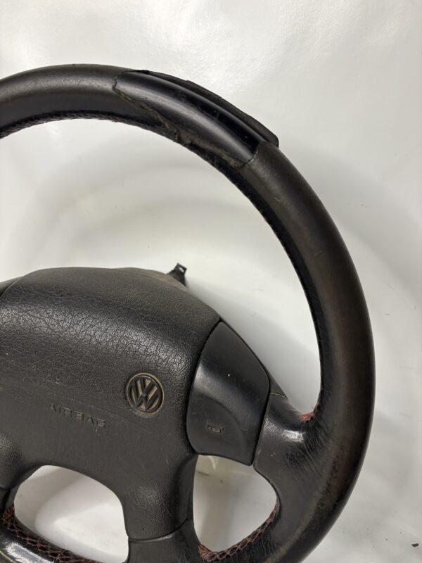 Volant surpiqué rouge VW GOLF 3