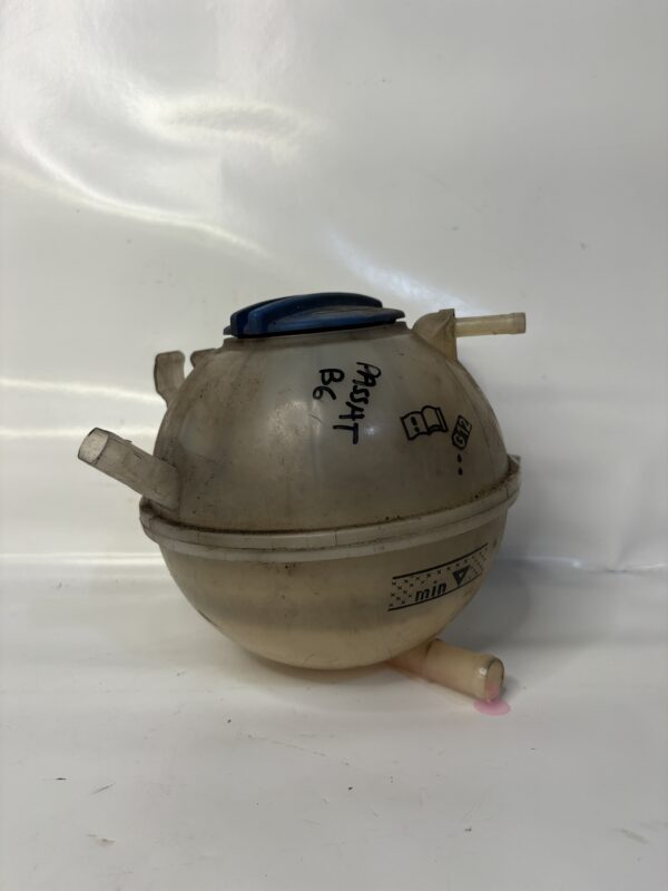 Vase expansion VW Passat B6