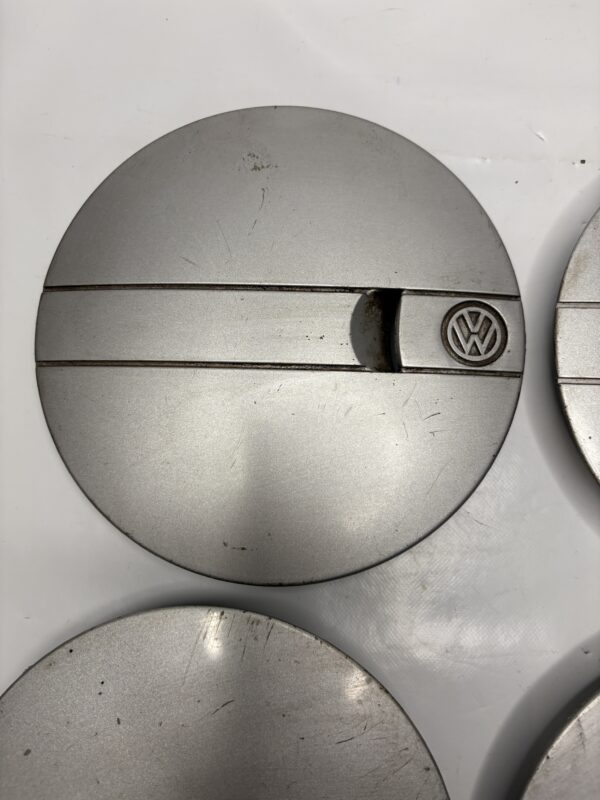 IMG_0540 4 centres de roue VW Golf 2