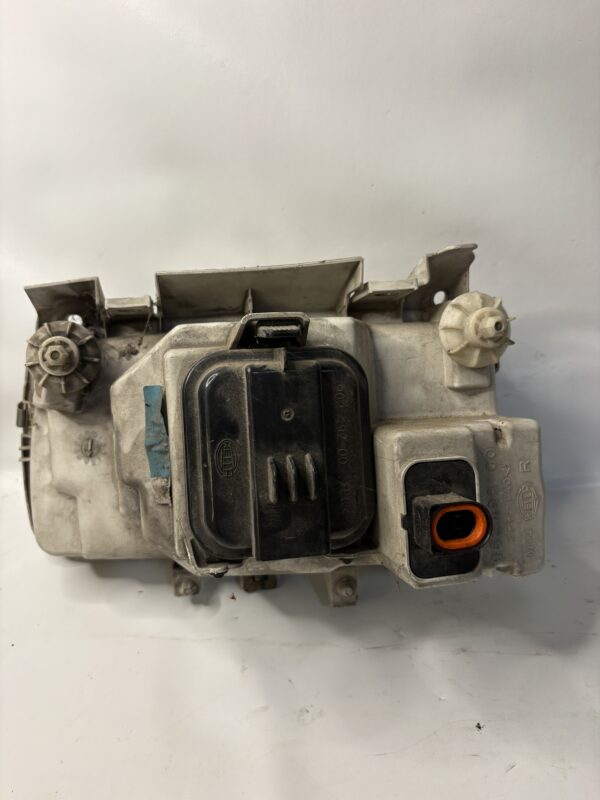 Phare AVD VW Polo 6N1