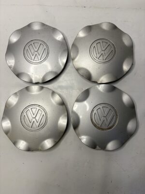 IMG_9672 (1) Lot 4 centres de roue VW Golf 3
