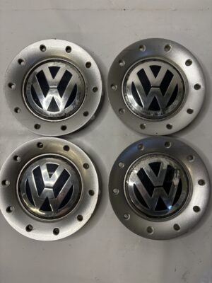 IMG_9676 Lot 4 centres de roue VW Polo 9N