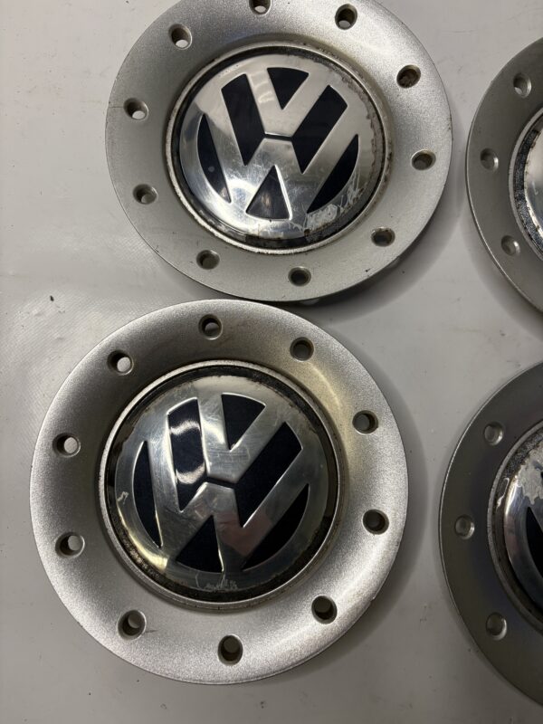 IMG_9677 Lot 4 centres de roue VW Polo 9N