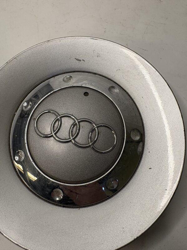 IMG_9720 Centre roue Audi A4 B7