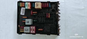 Boîtier de fusibles Audi S3 — Référence 1K0937124P