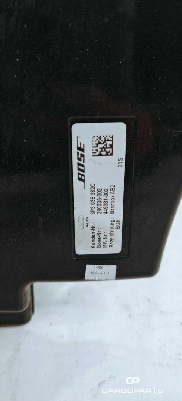 Caisson de basses Bose S3 8P Enceinte Bose d'origine Audi A3 / S3 (8P) — Référence 8P3035382C