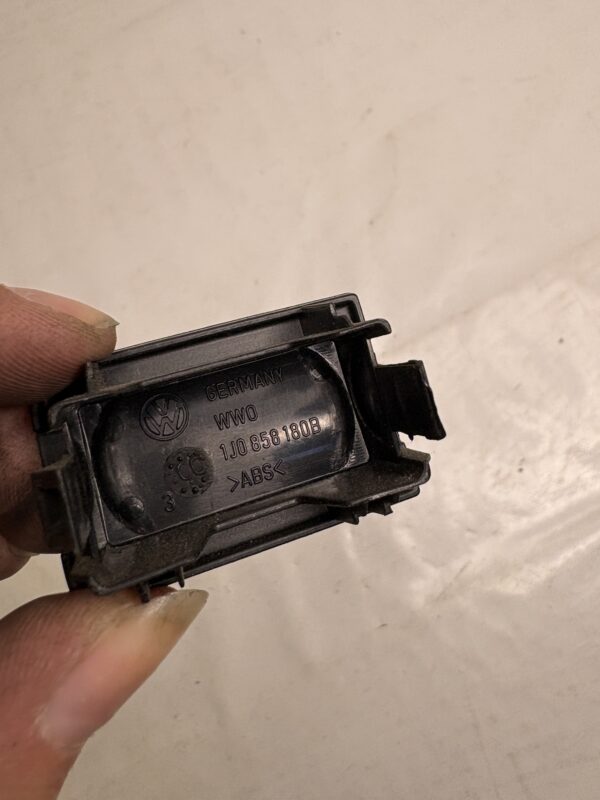 Cache bouton VW Golf 4