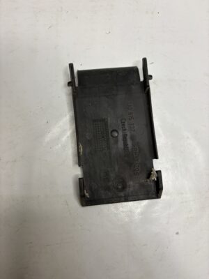 Cache batterie VW Golf 4