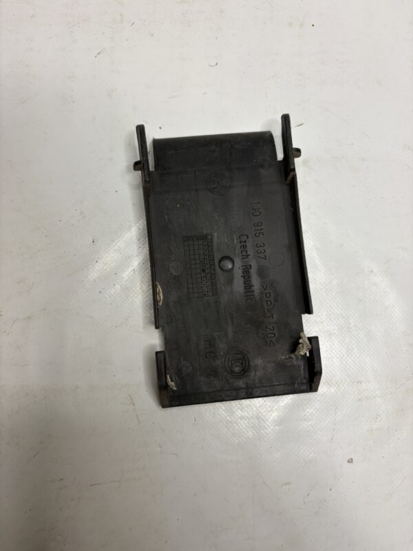 Cache batterie VW Golf 4