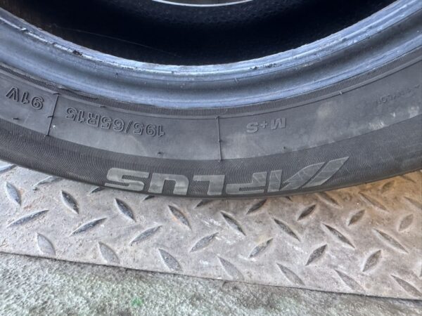 Pneus Aplus 195/65 R15