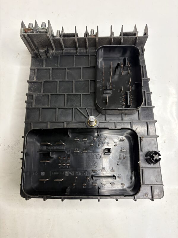 IMG_7495 (1) Boitier fusible VW Golf 5 GTI /S3