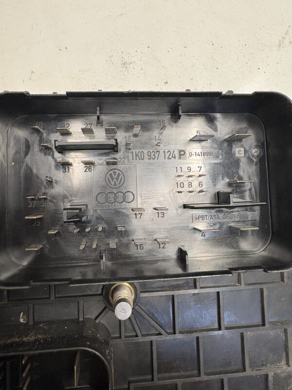 IMG_7496 (1) Boitier fusible VW Golf 5 GTI /S3