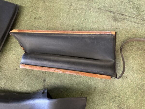 Panneaux portes cuir VW Golf 4 cab